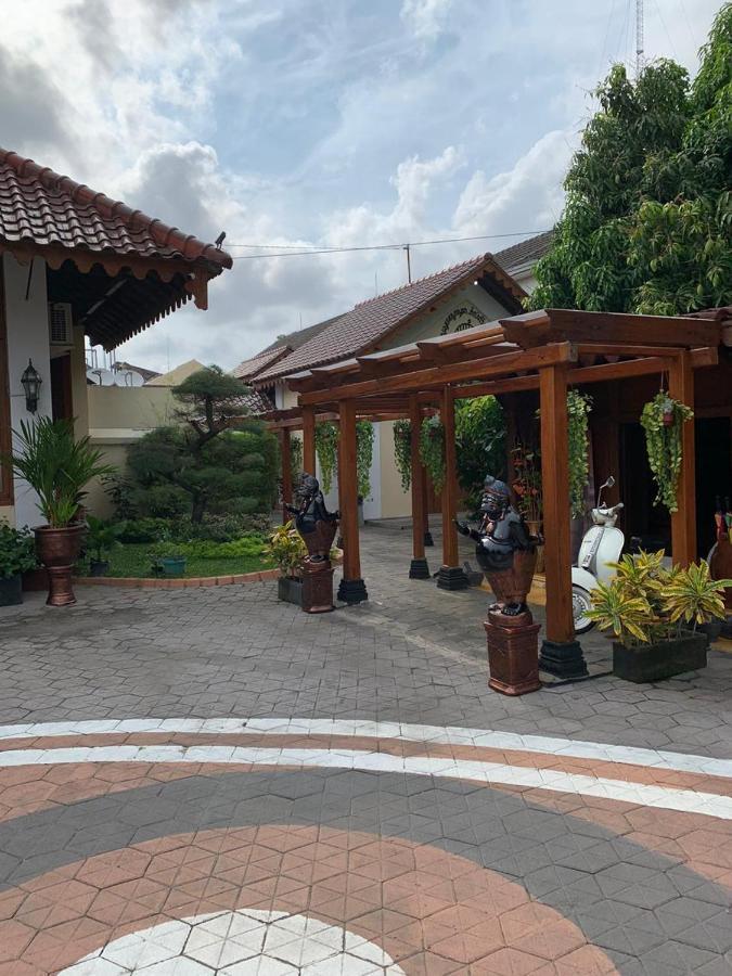 Dem Ayem Heritage Guest House Yogyakarta Bagian luar foto