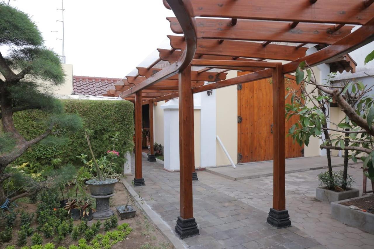 Dem Ayem Heritage Guest House Yogyakarta Bagian luar foto