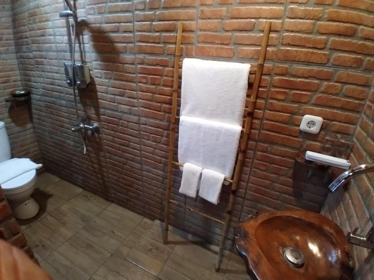 Dem Ayem Heritage Guest House Yogyakarta Bagian luar foto